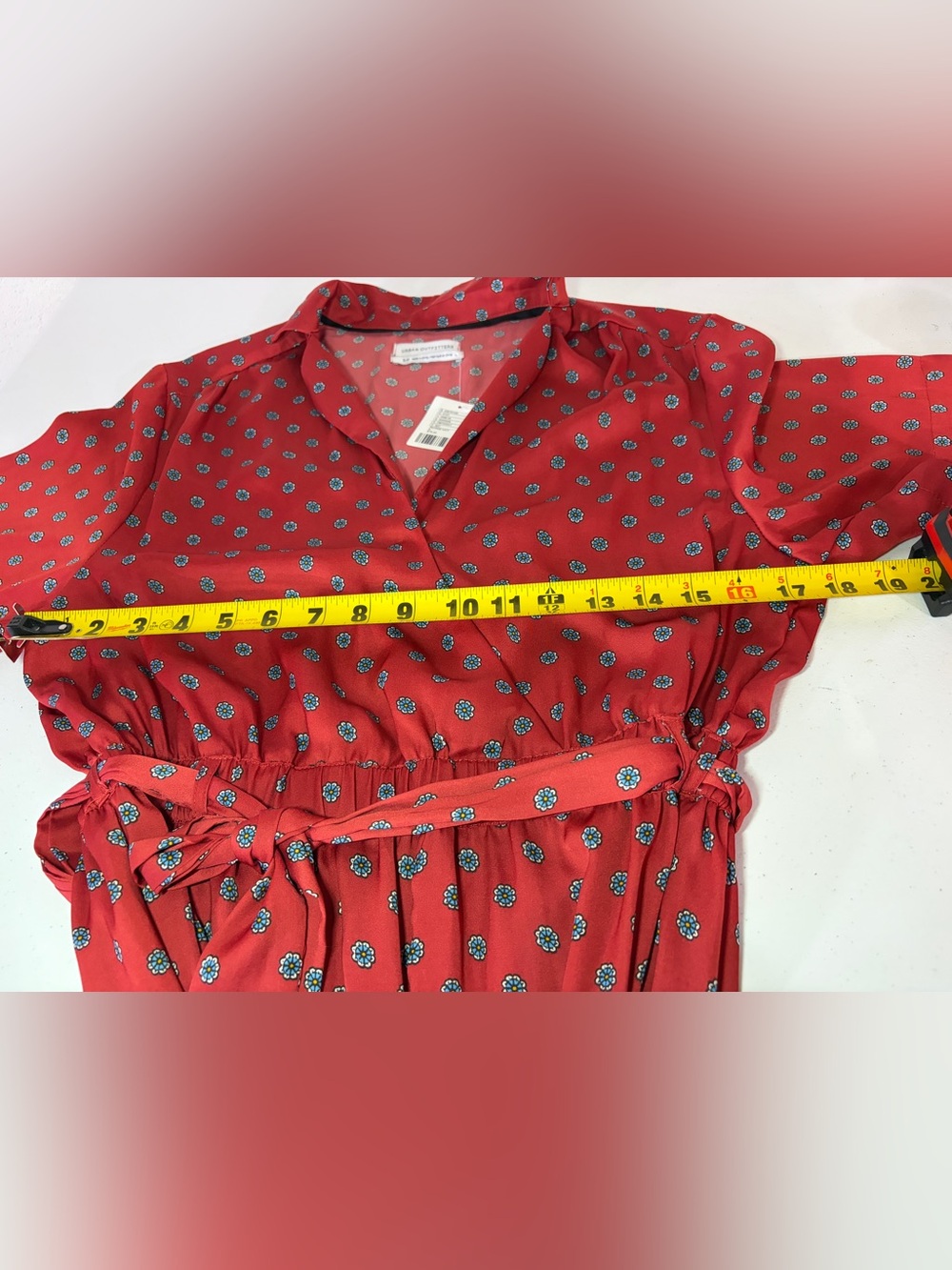 NWT Urban Outfitters S-P Red Floral V-Neck Jumpsuit Short Sleeve Tie Belt Boho - Picture 9 of 11